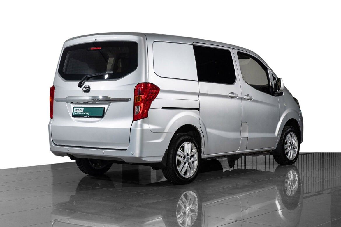 BYD T3