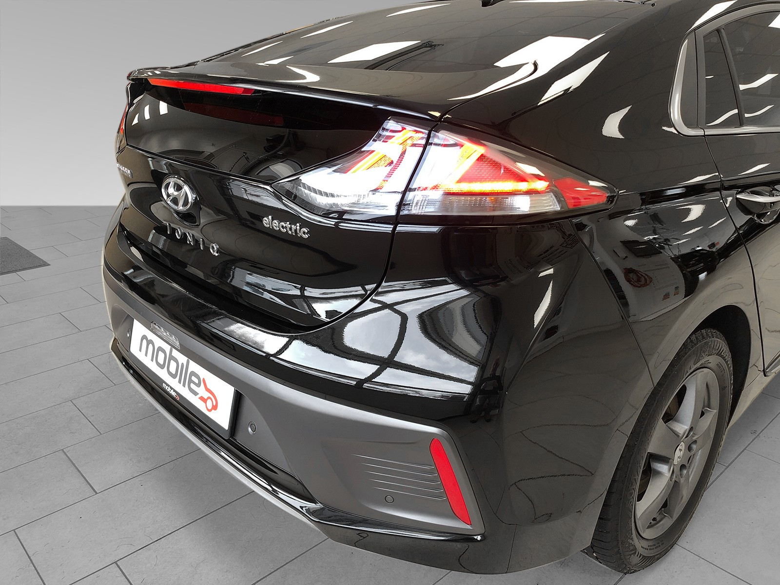 Hyundai IONIQ