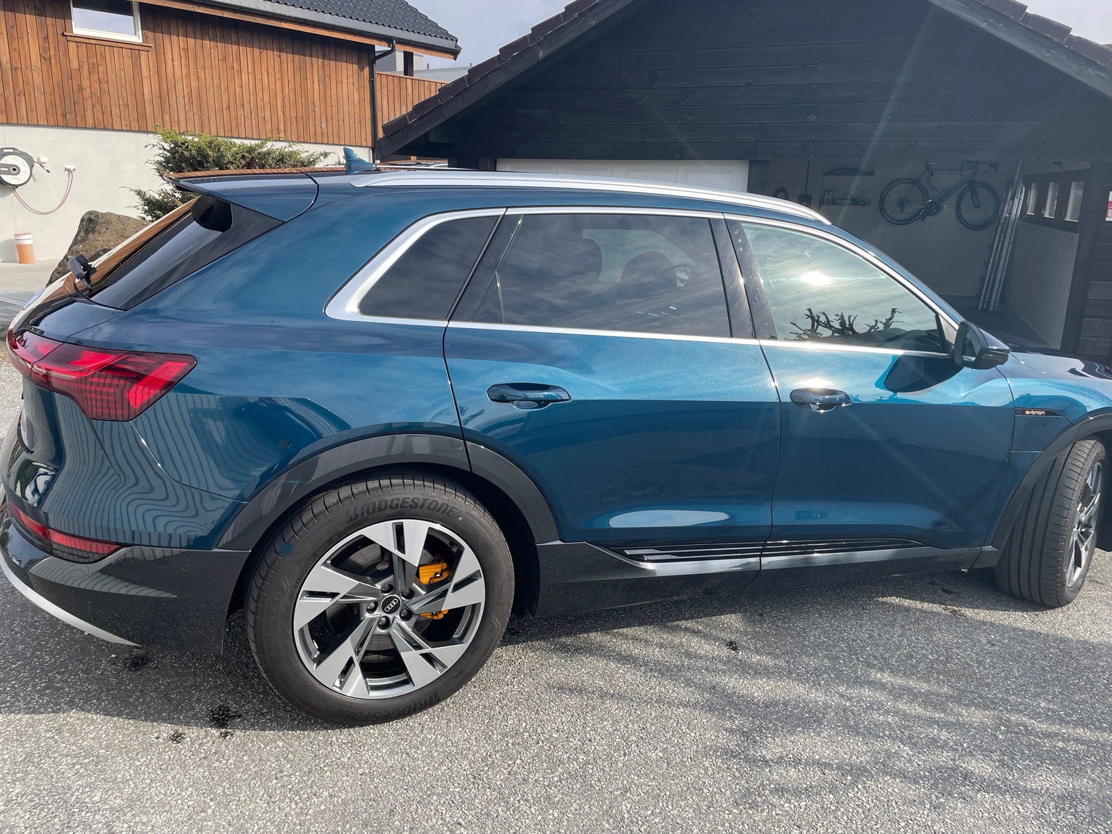 Audi e-tron