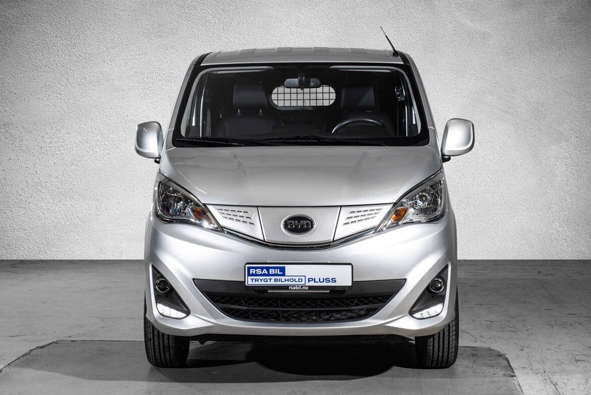 BYD T3