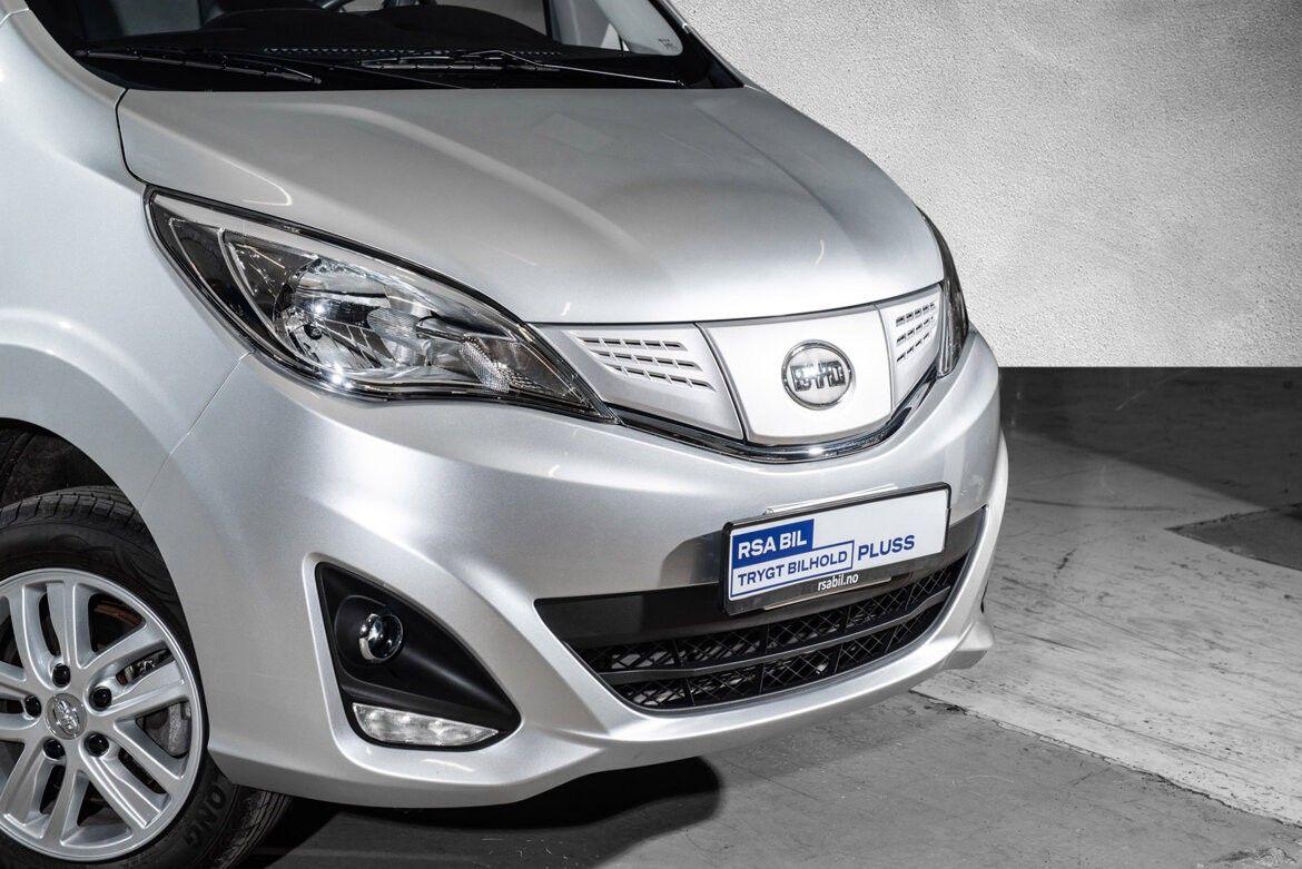BYD T3
