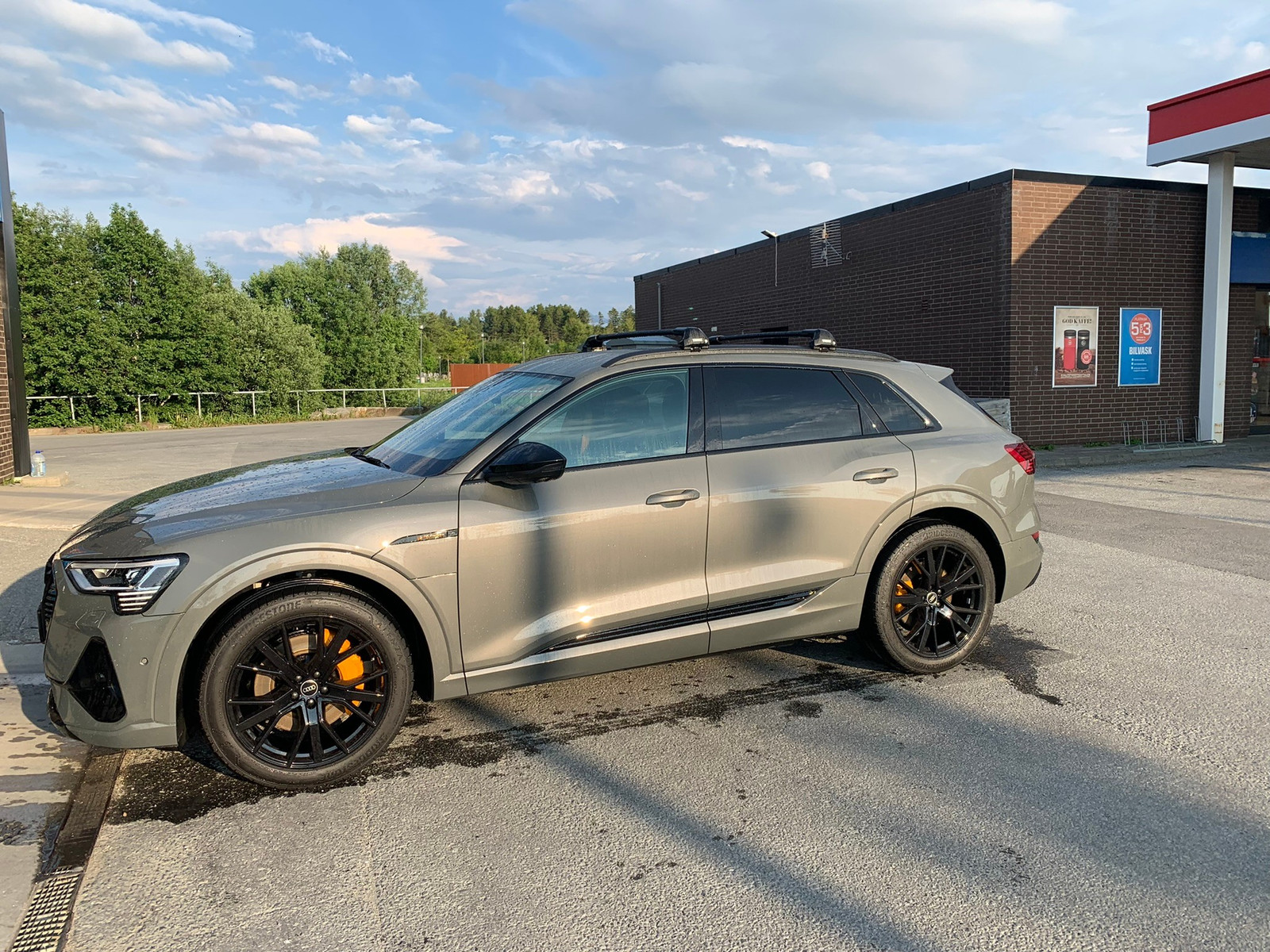 Audi e-tron