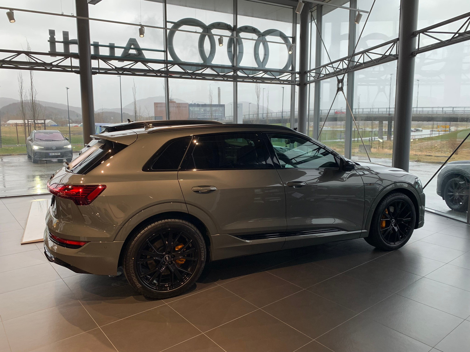 Audi e-tron