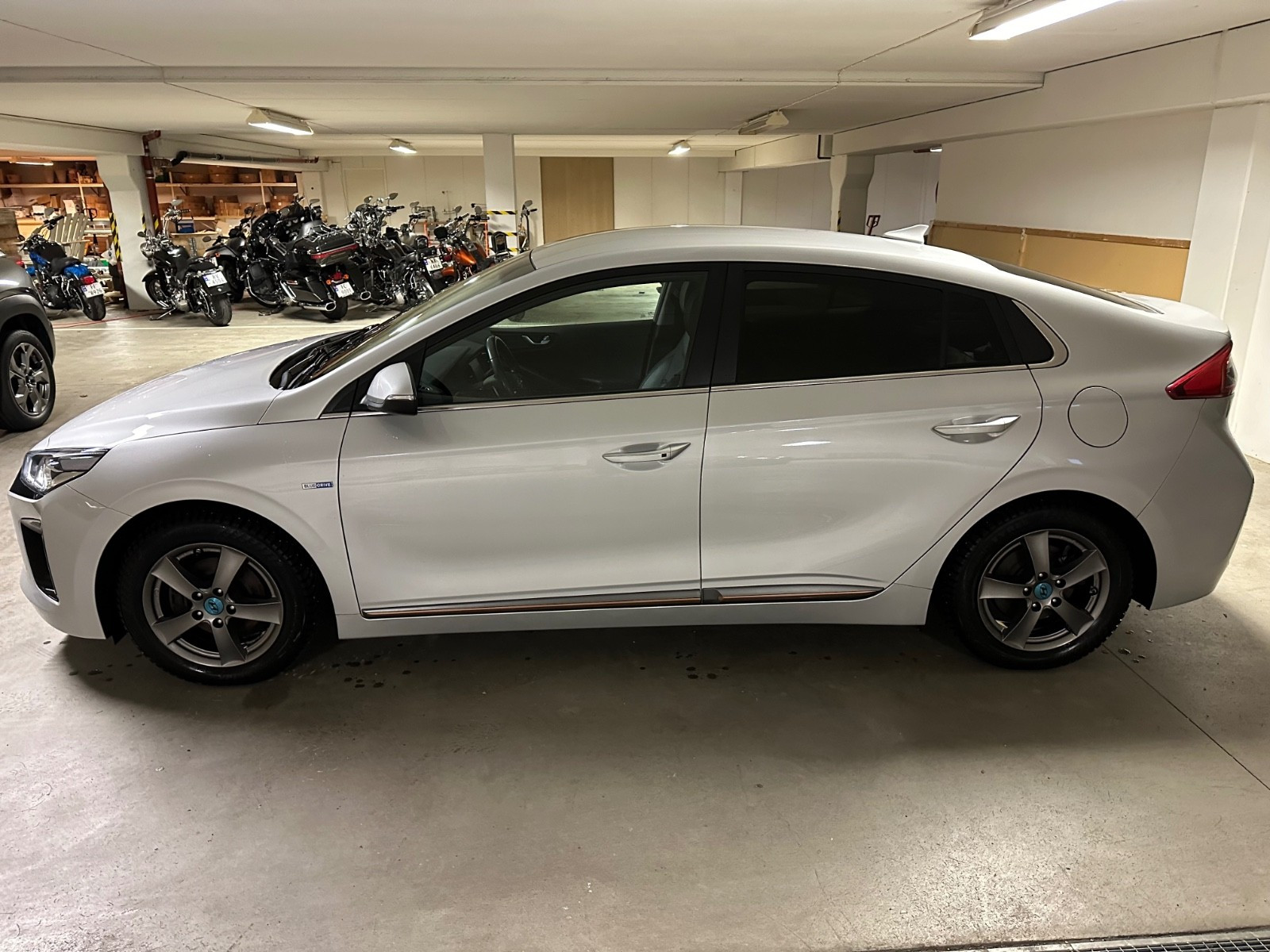 Hyundai IONIQ