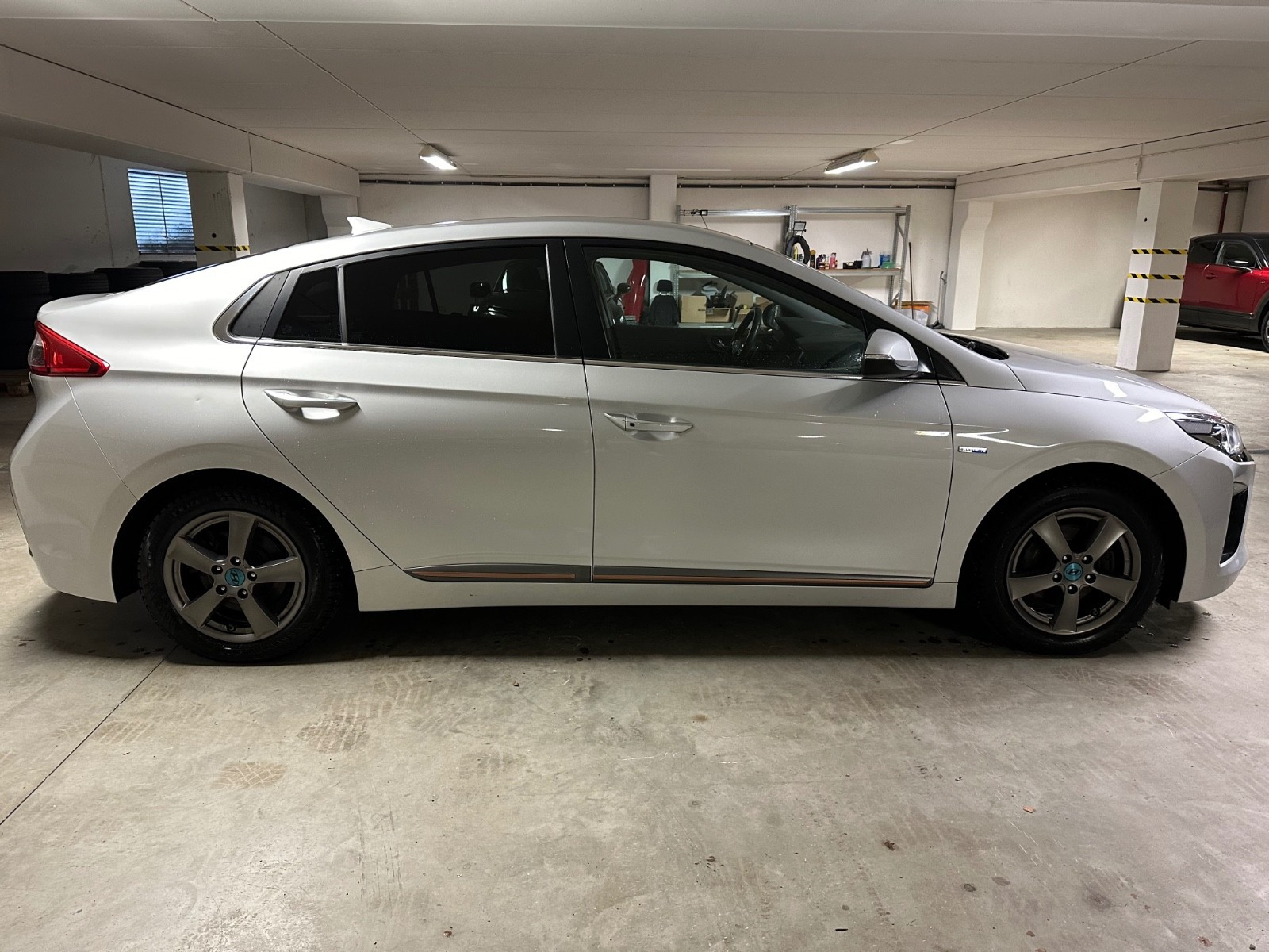 Hyundai IONIQ