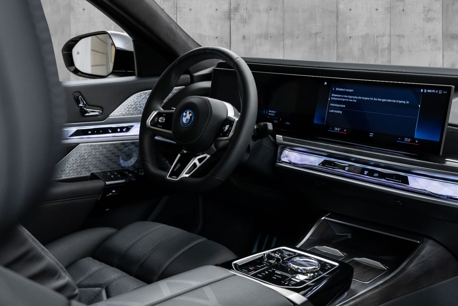 BMW i7