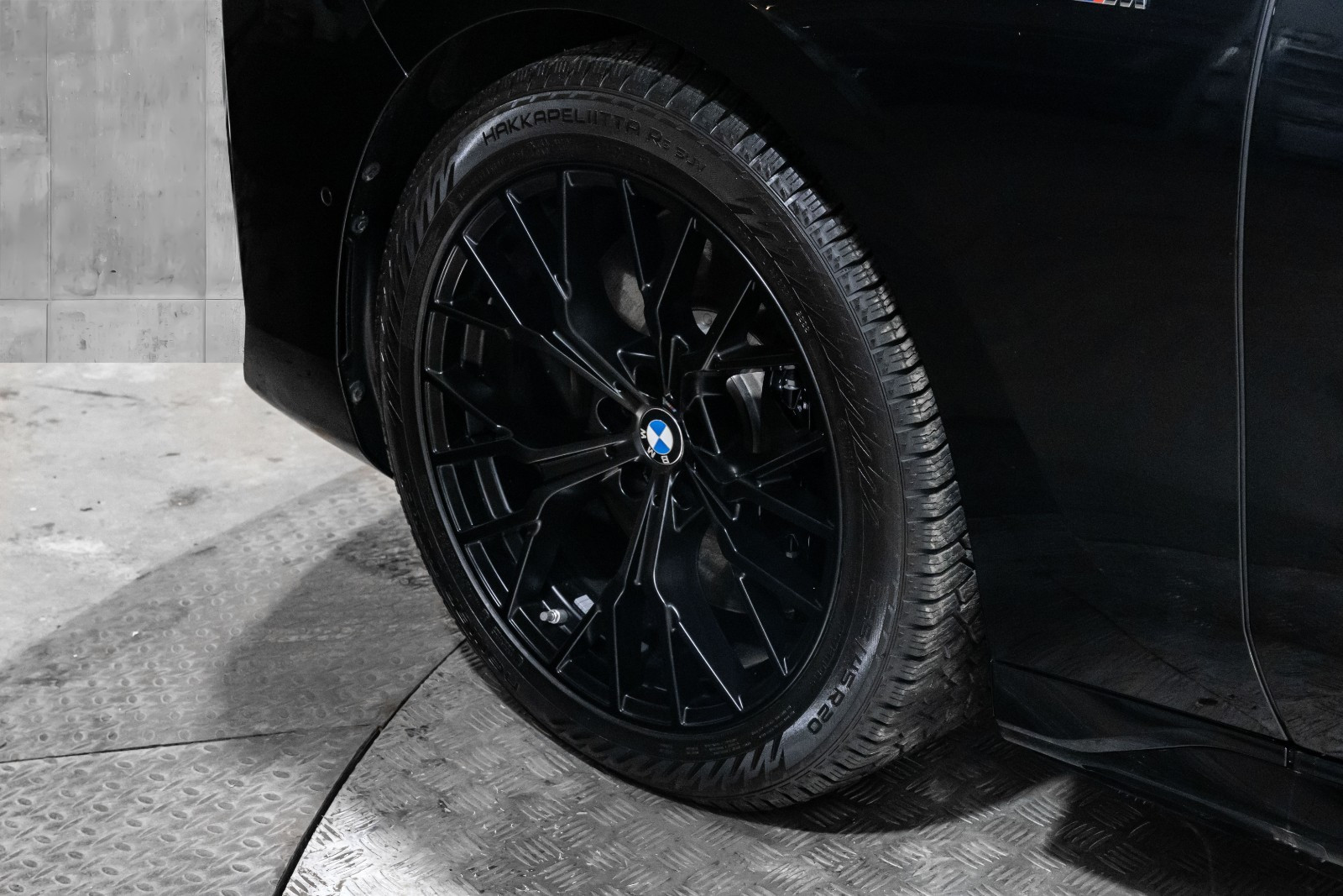 BMW i7