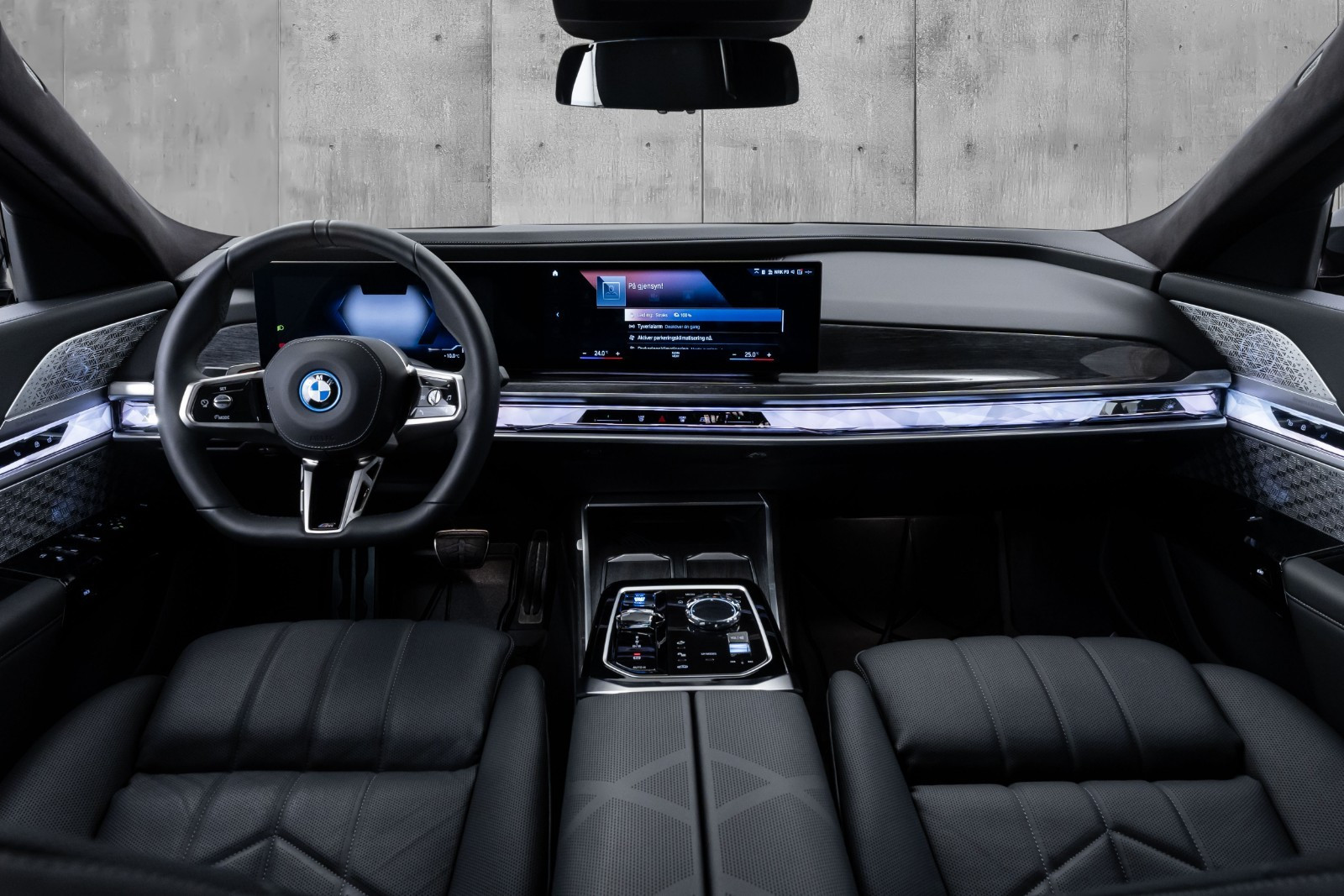 BMW i7