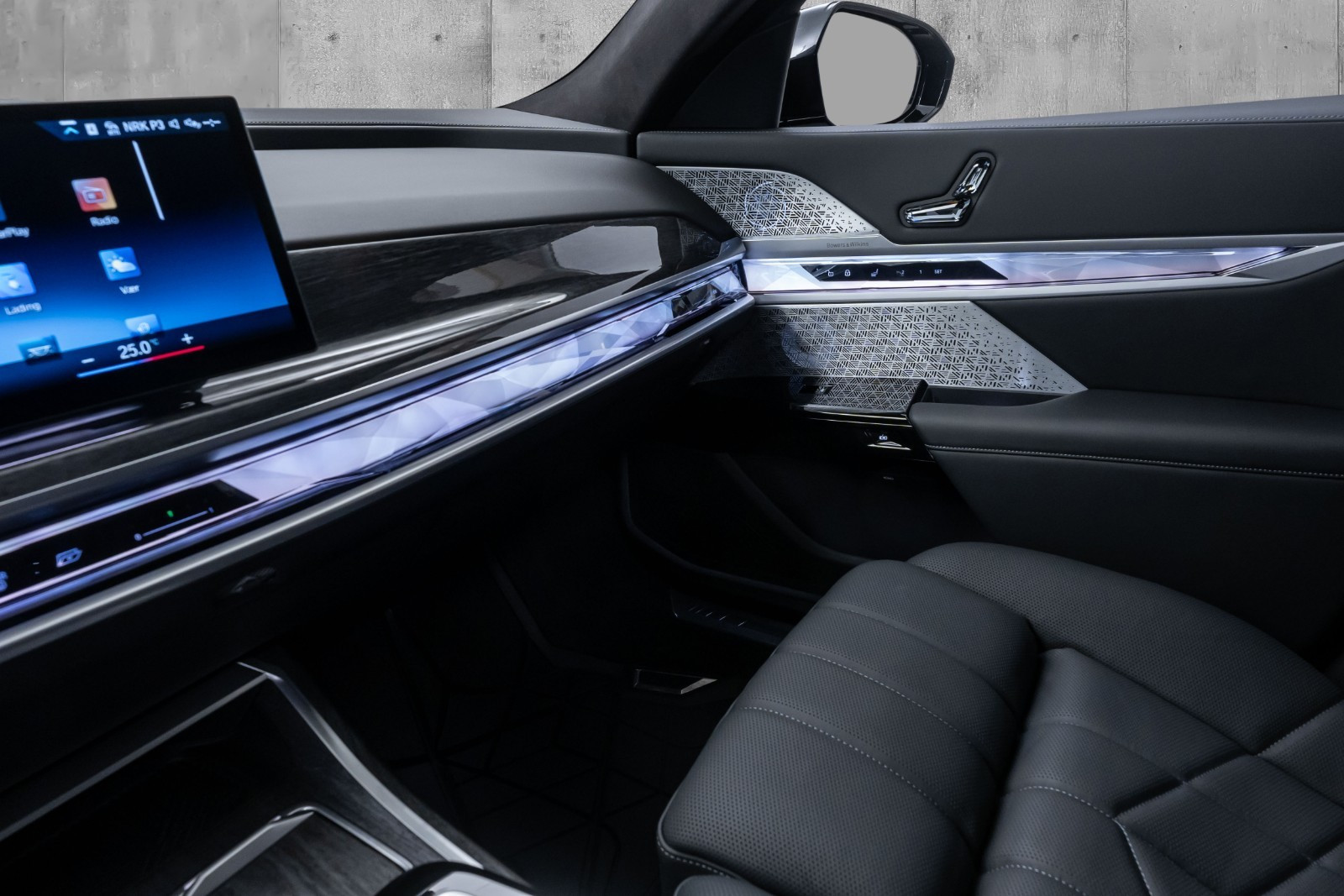 BMW i7