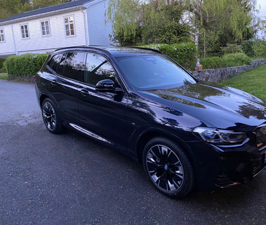 BMW iX3