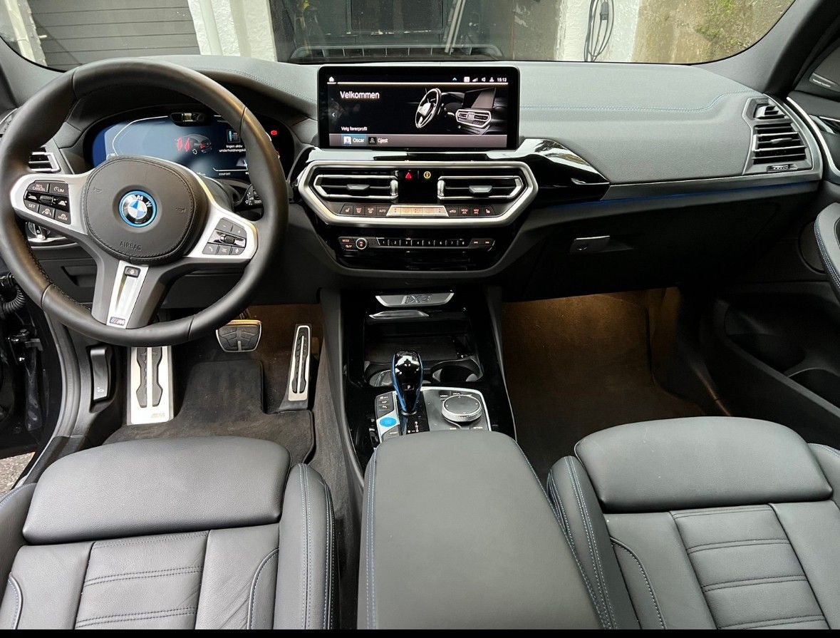 BMW iX3