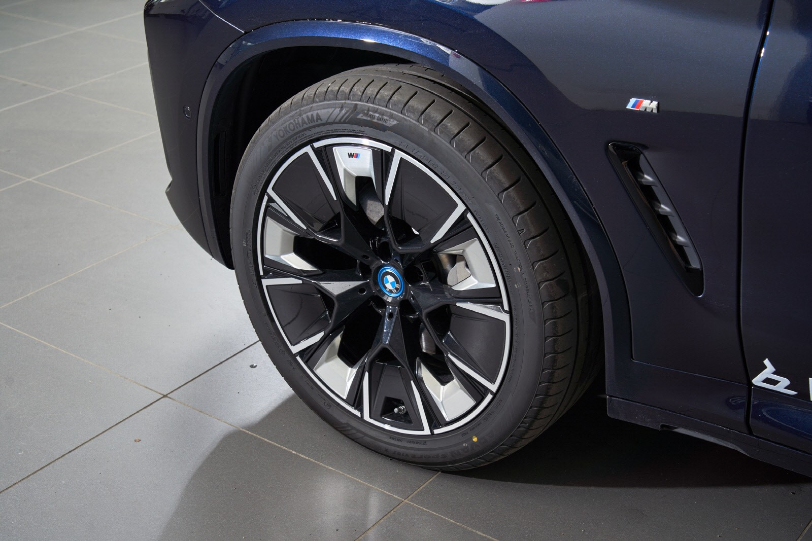 BMW iX3