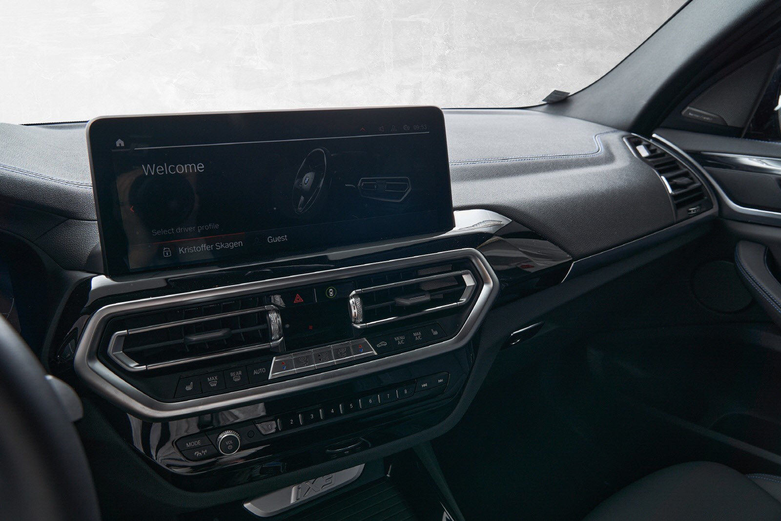 BMW iX3