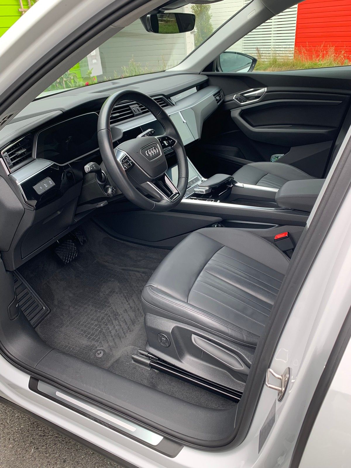 Audi e-tron