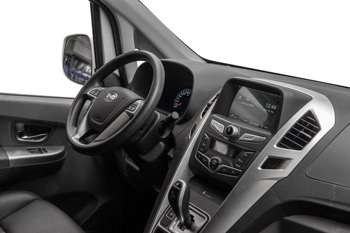 BYD T3