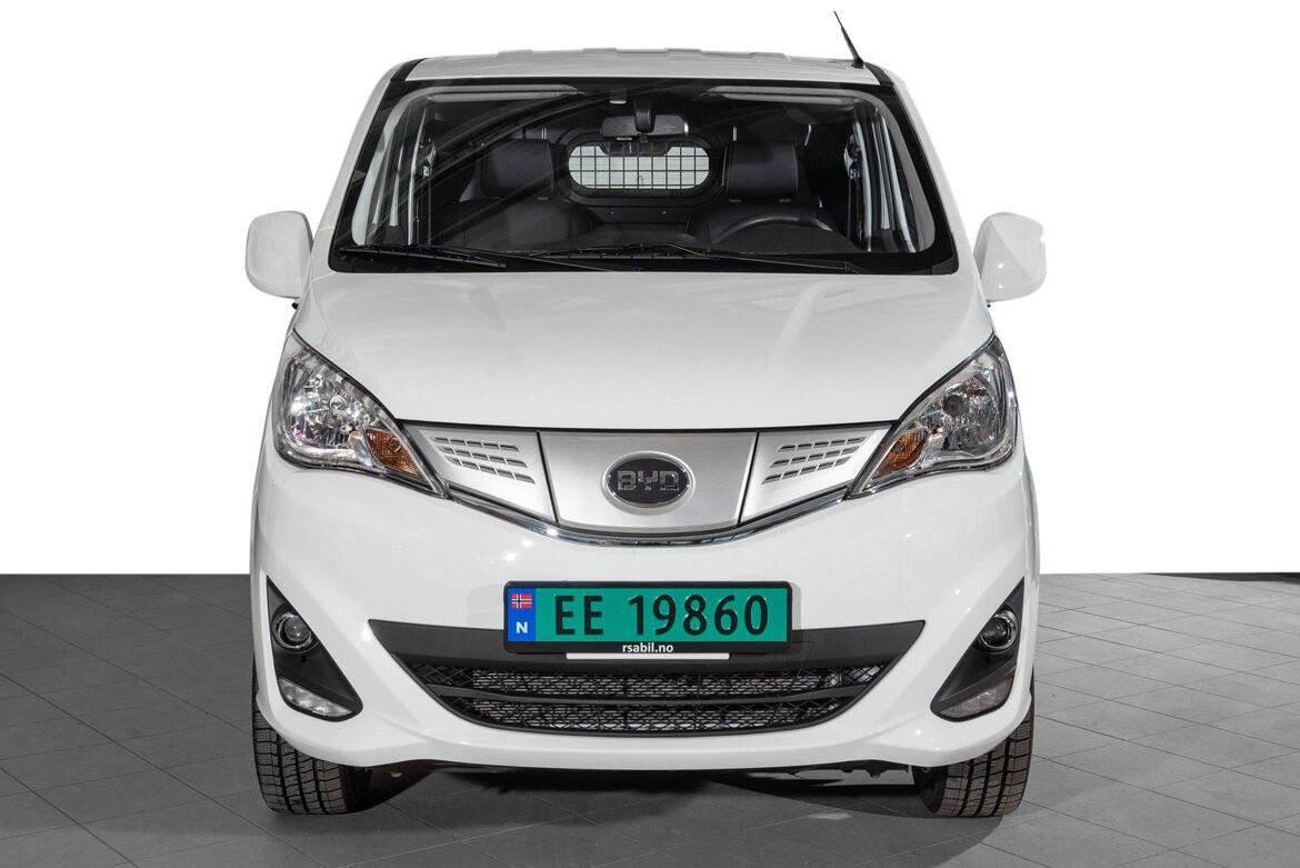 BYD T3