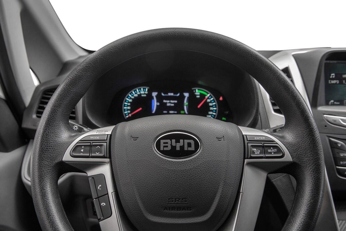 BYD T3