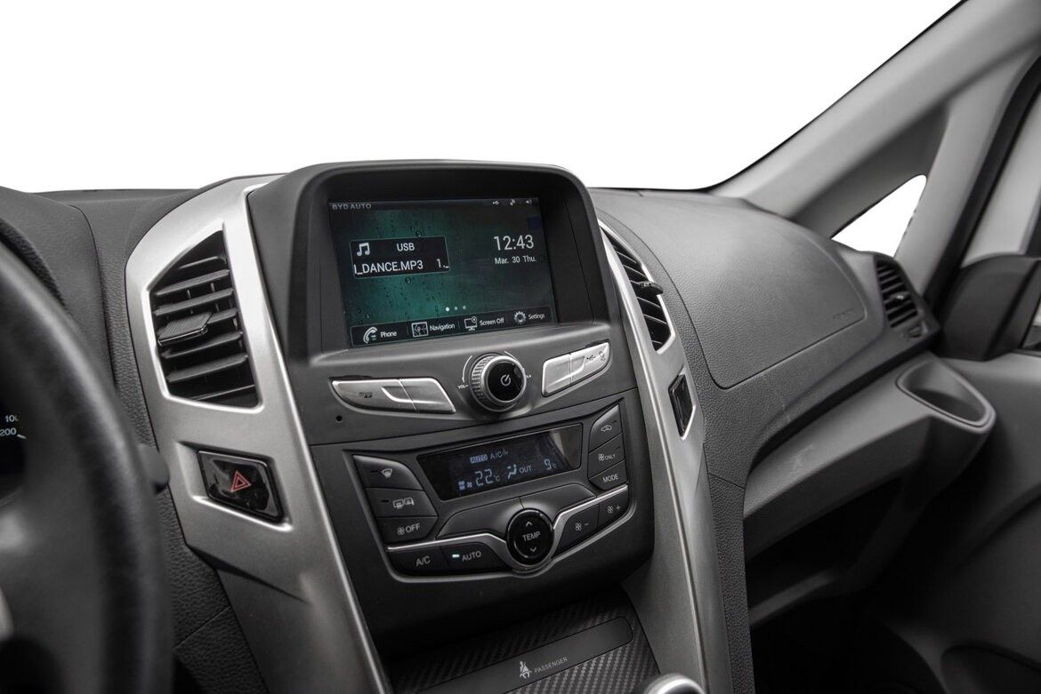 BYD T3