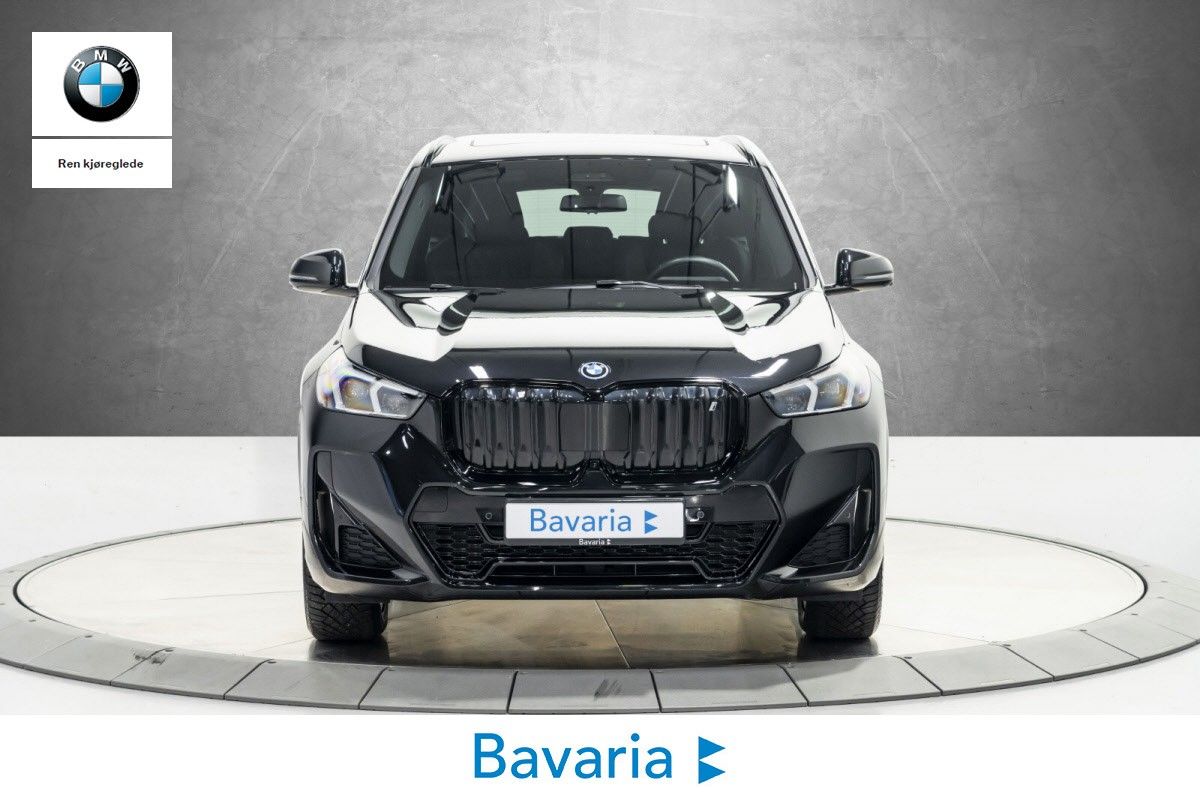 BMW iX1