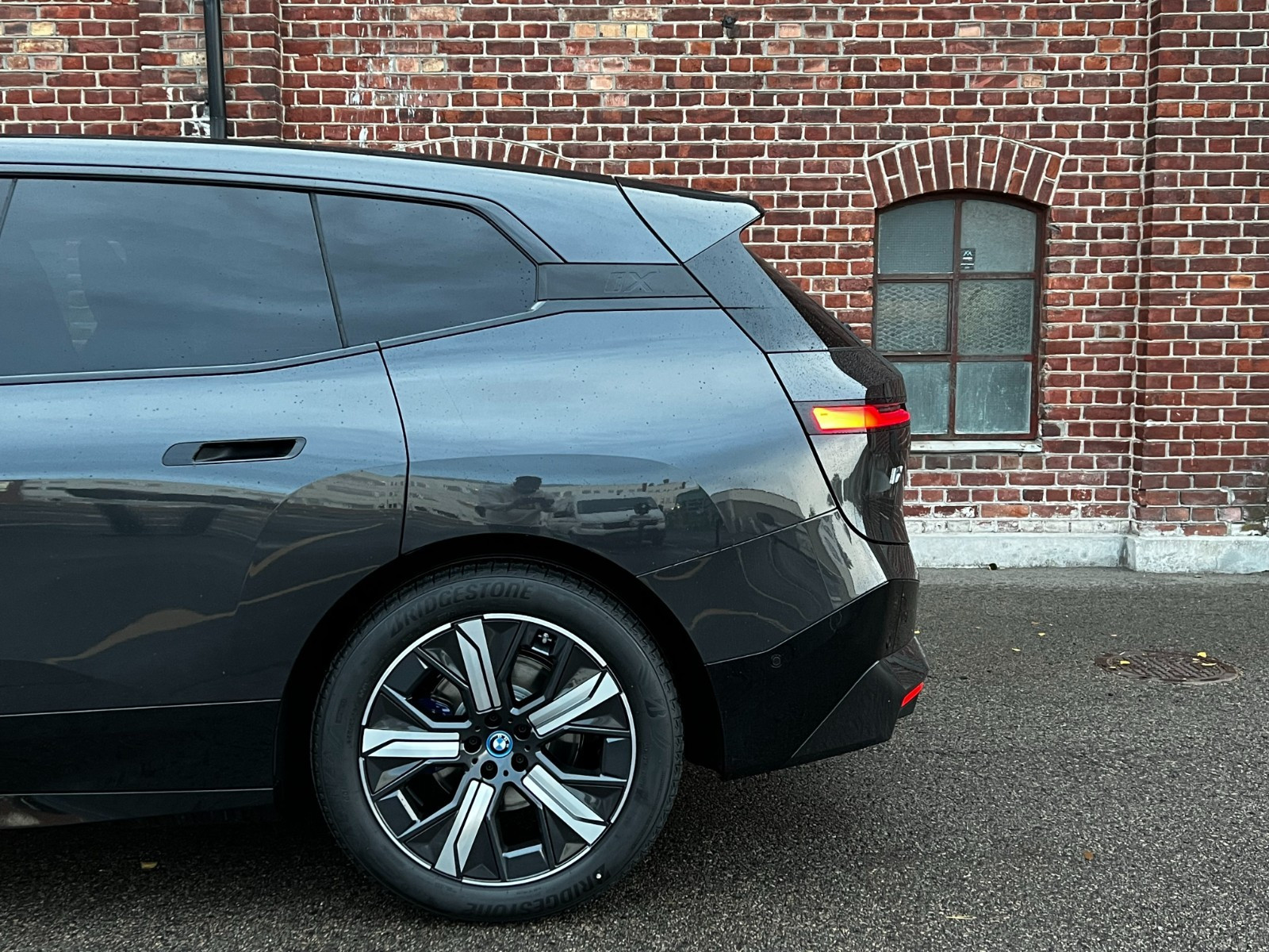 BMW iX xDrive 40