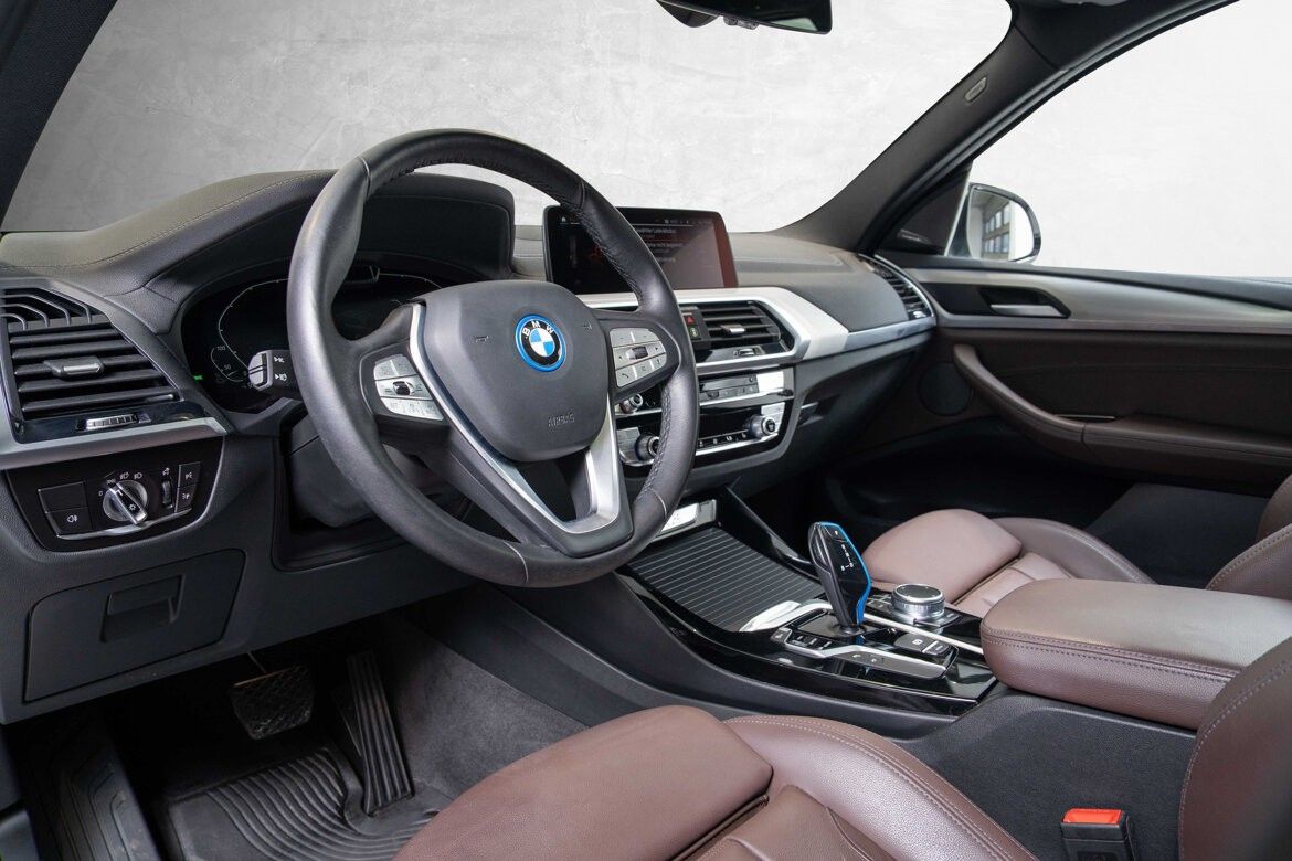BMW iX3