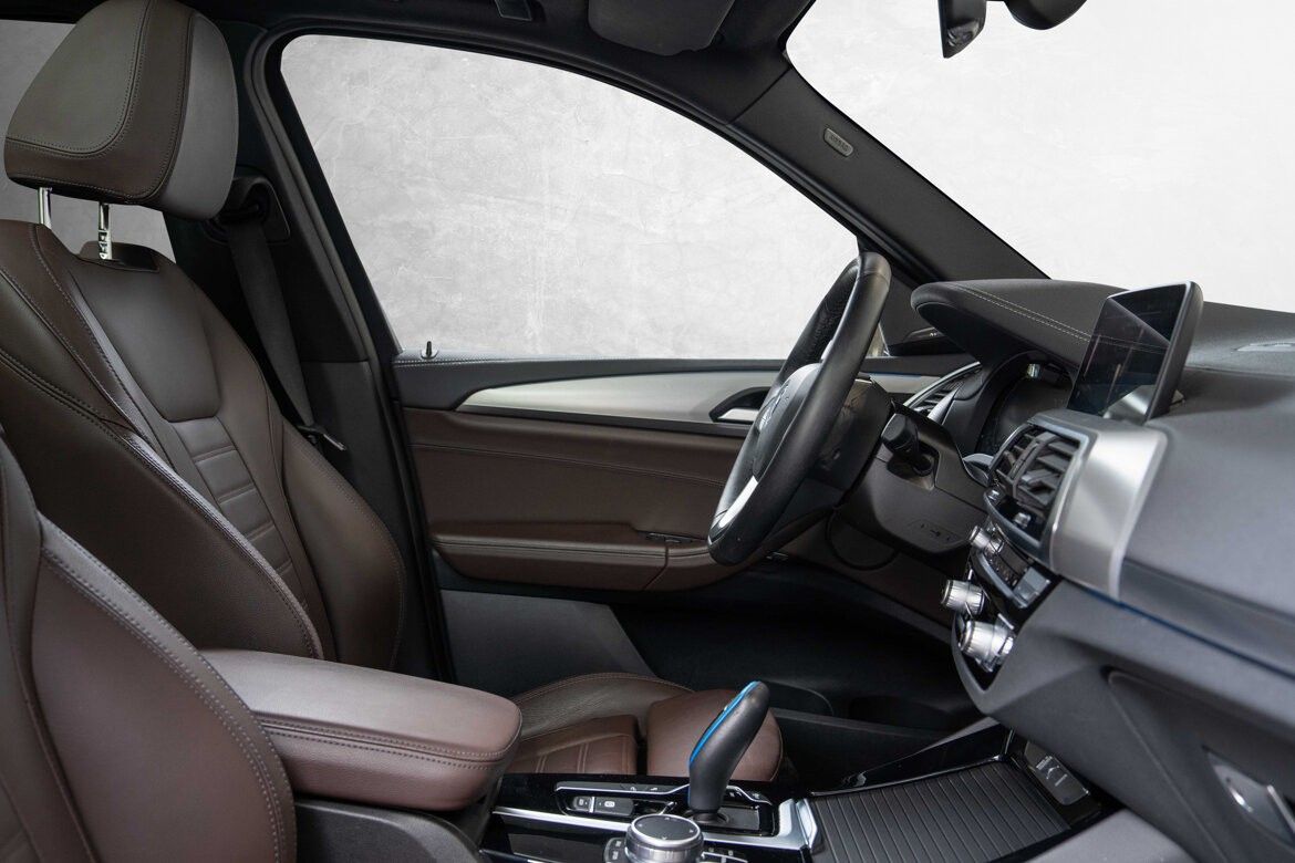 BMW iX3