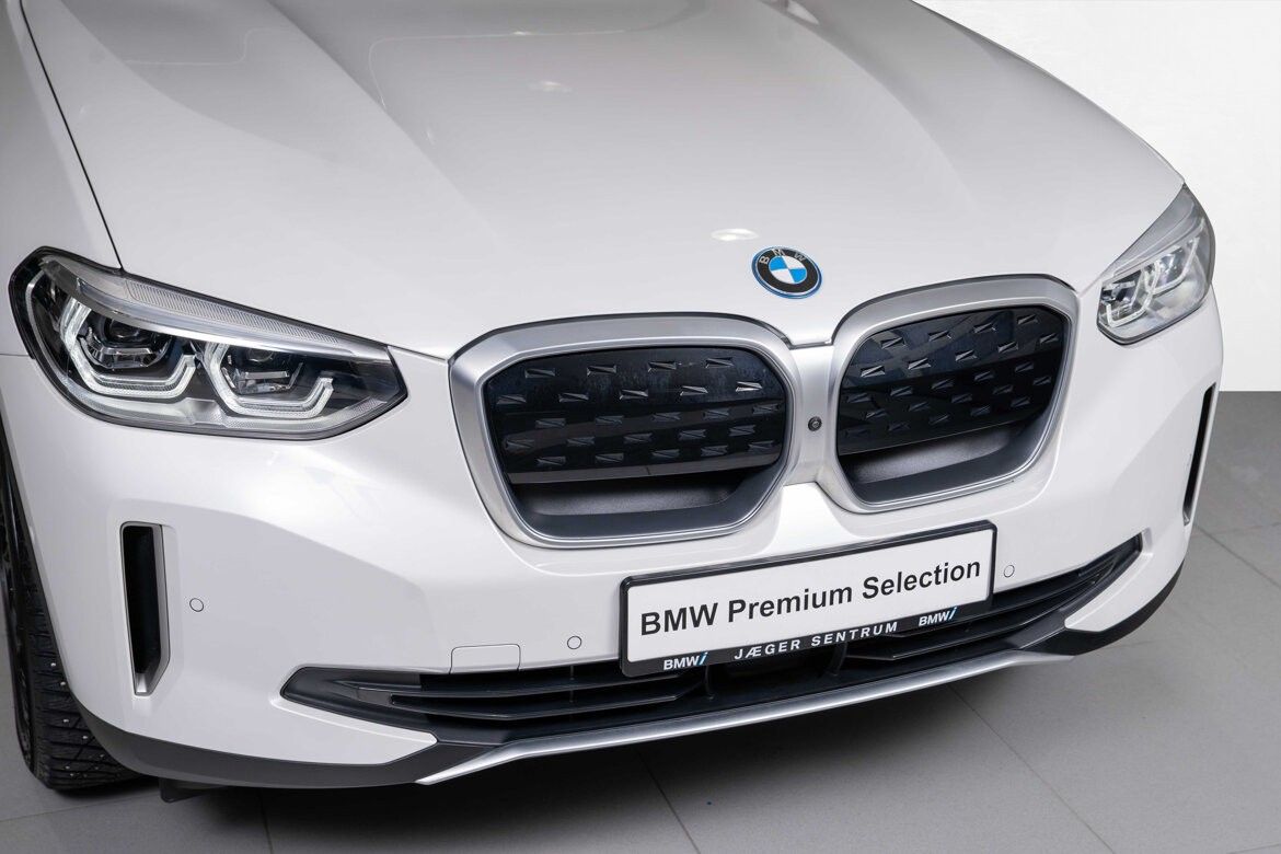 BMW iX3