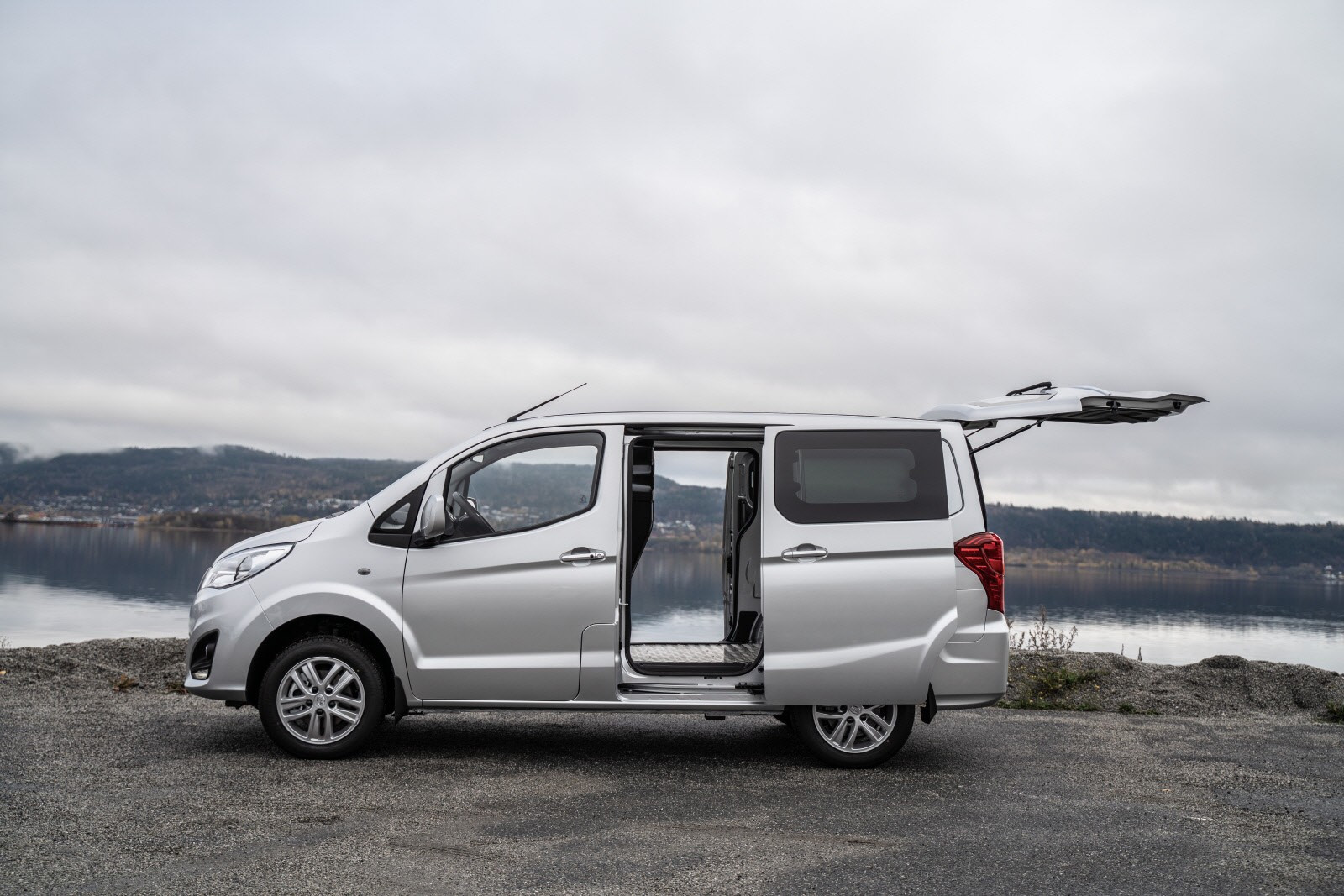 BYD T3