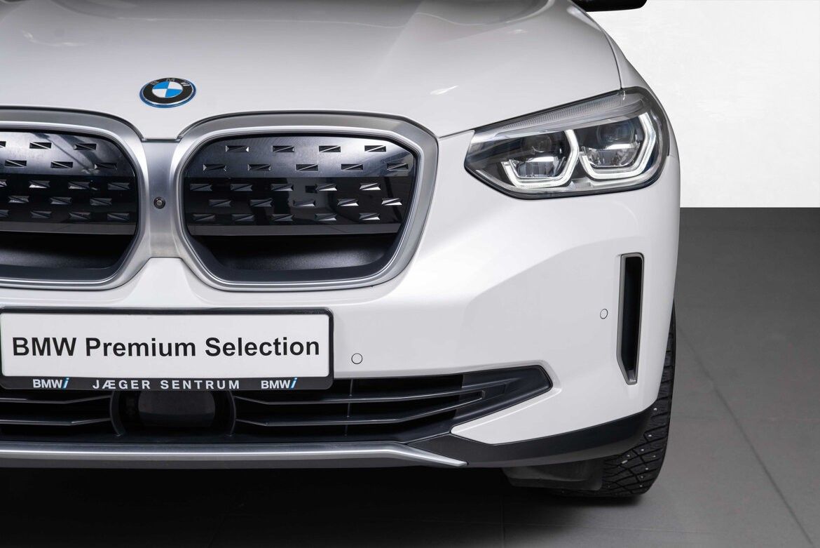 BMW iX3