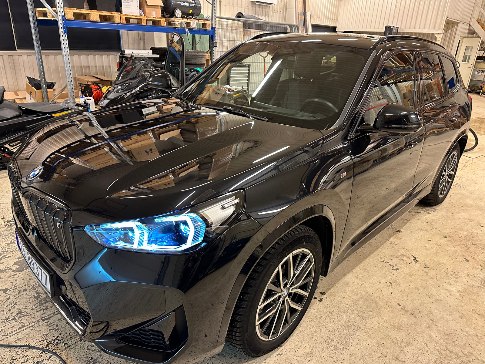 BMW iX1