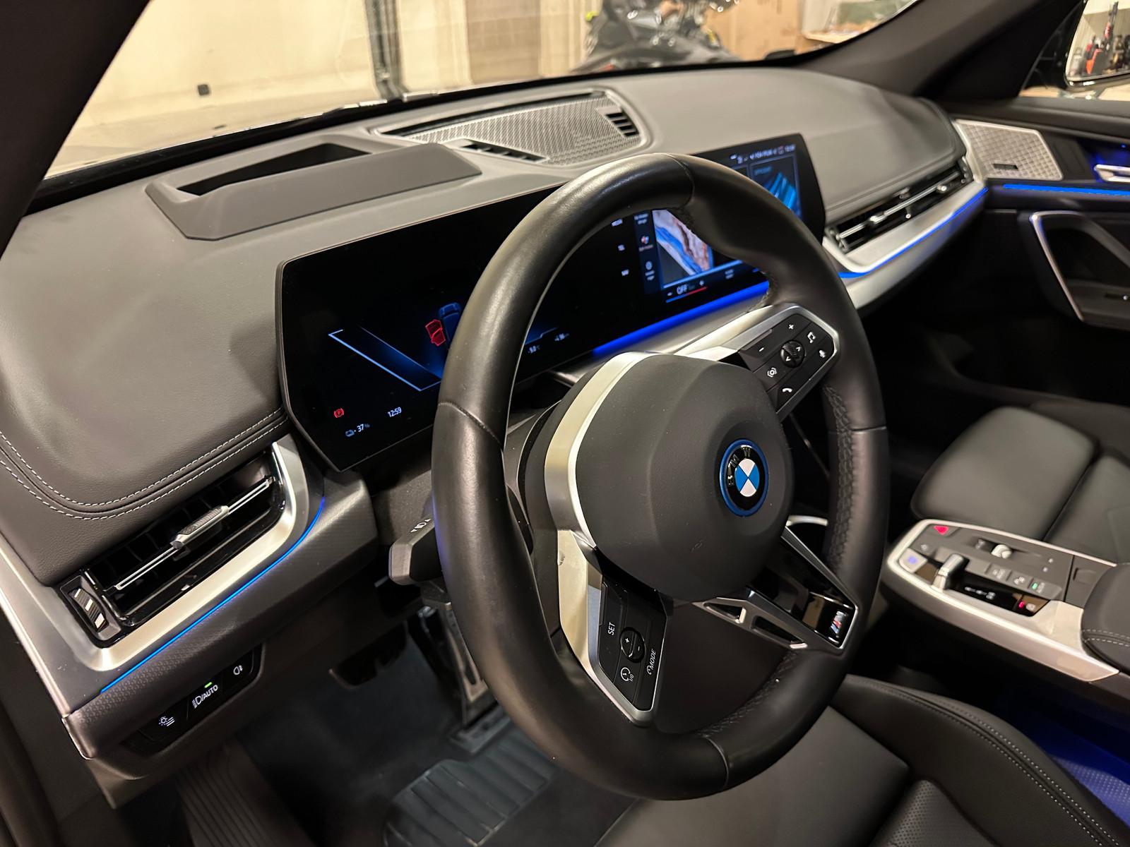 BMW iX1