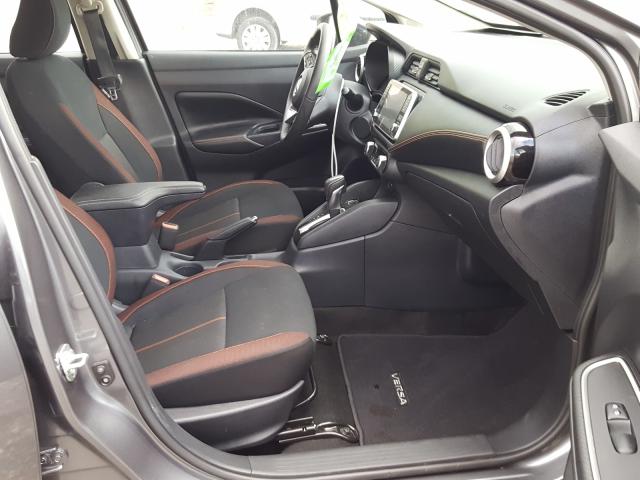 Nissan Versa SR 2020
