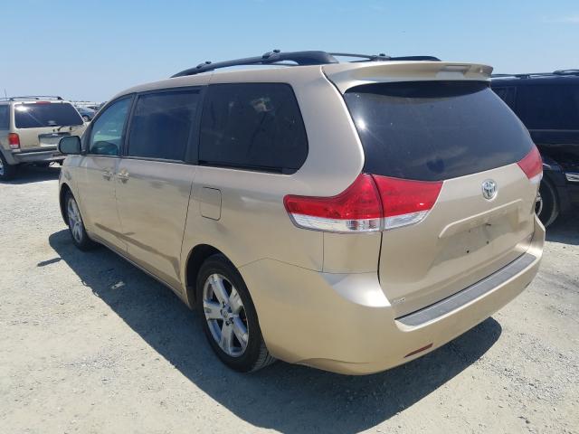 Toyota Sienna LE 2014