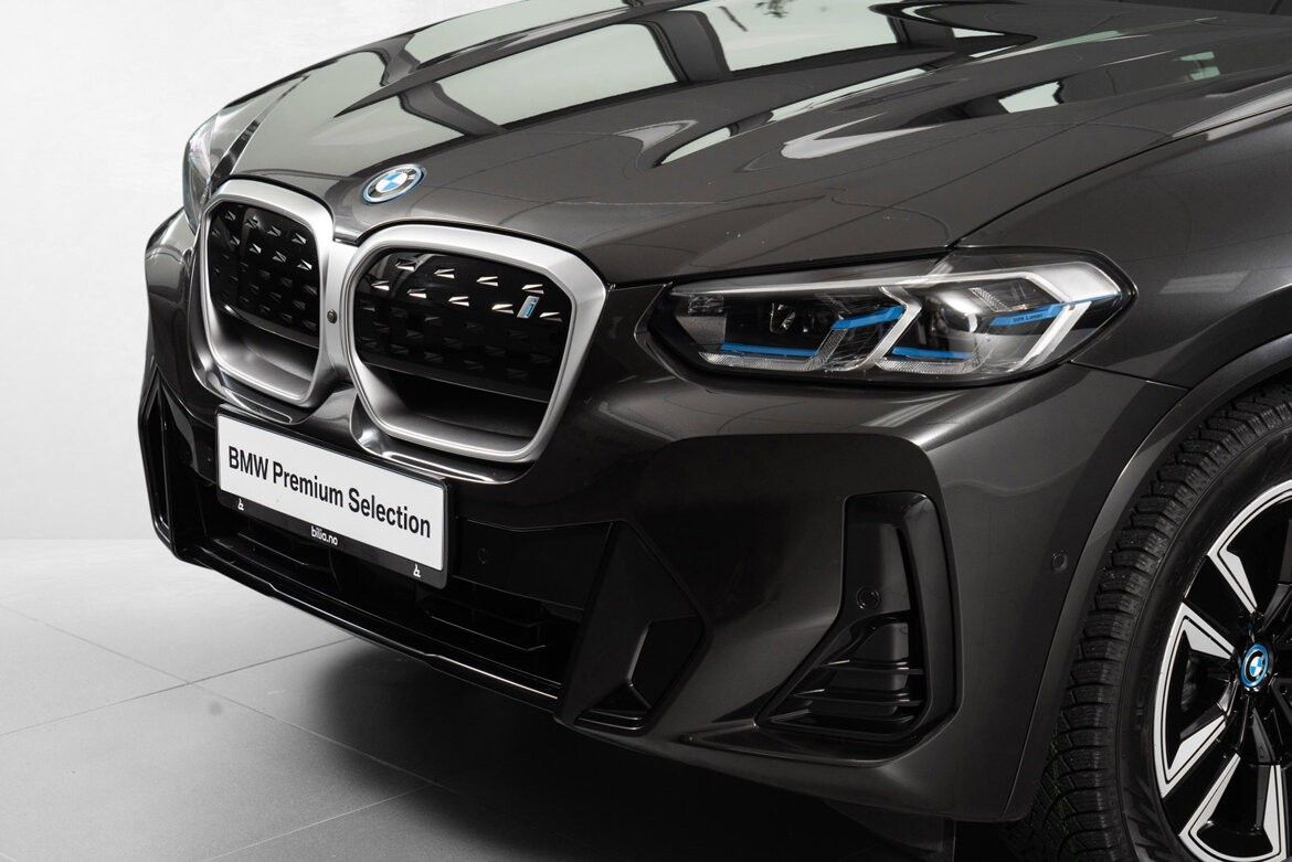 BMW iX3