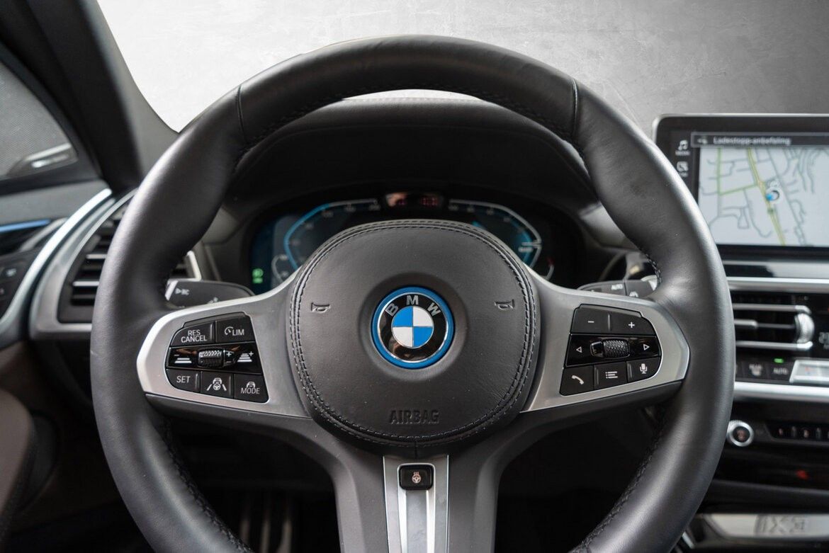 BMW iX3