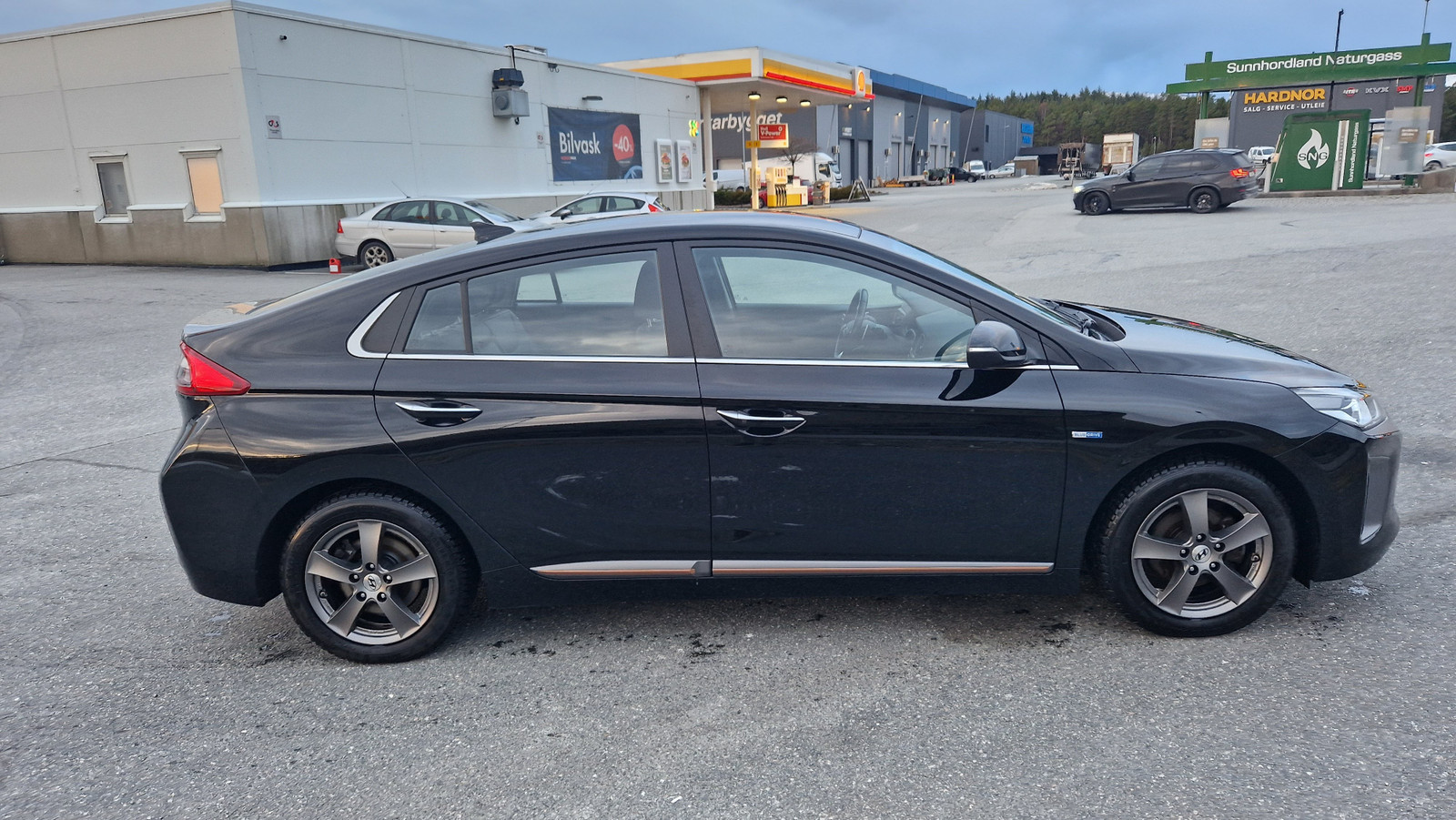 Hyundai IONIQ