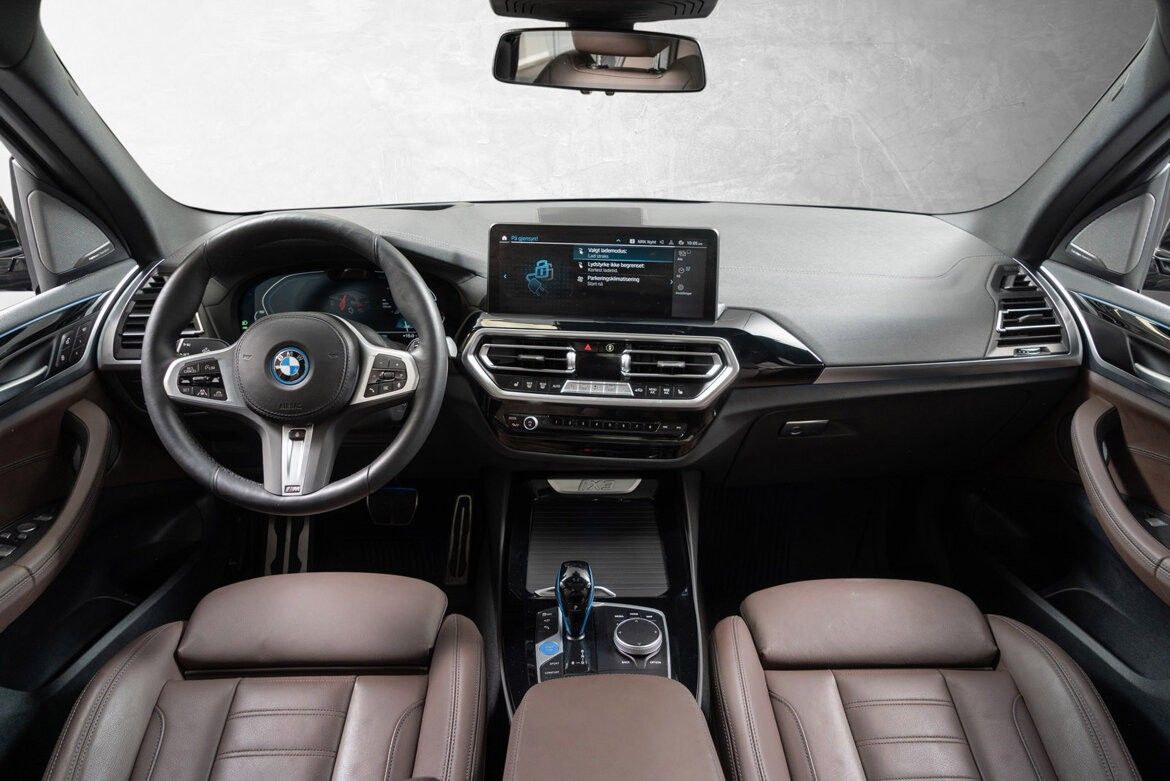 BMW iX3