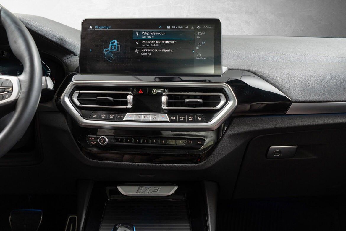 BMW iX3