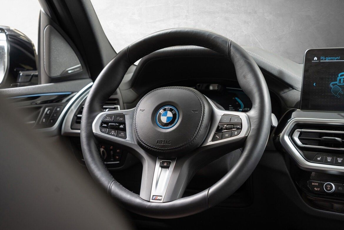 BMW iX3
