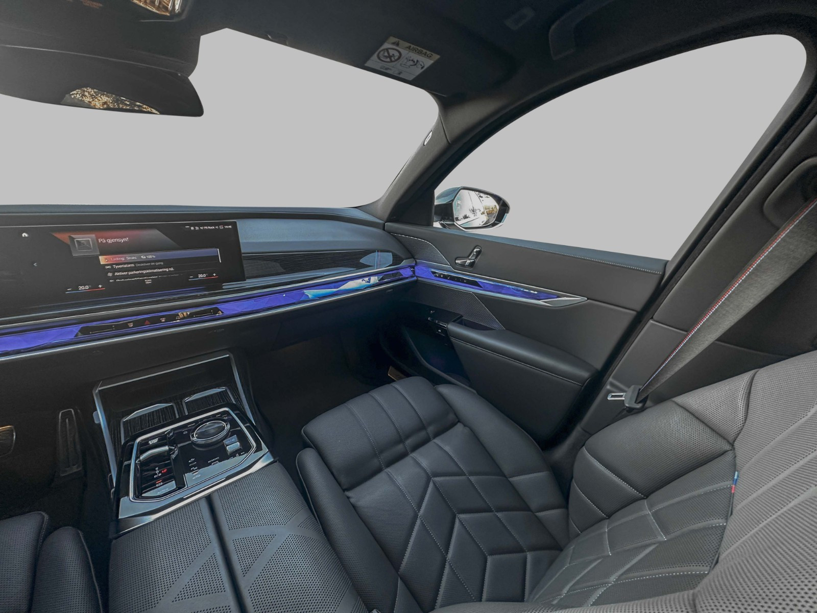 BMW i7
