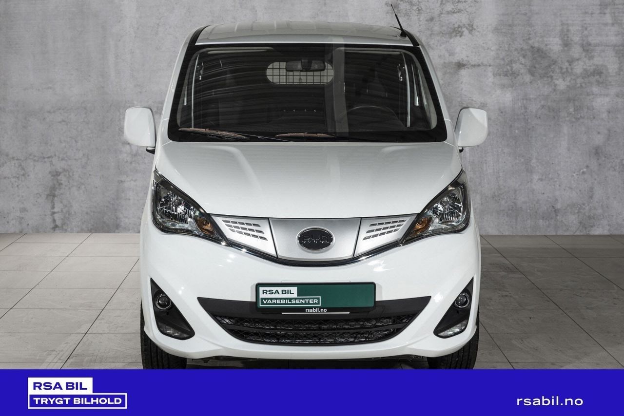 BYD T3