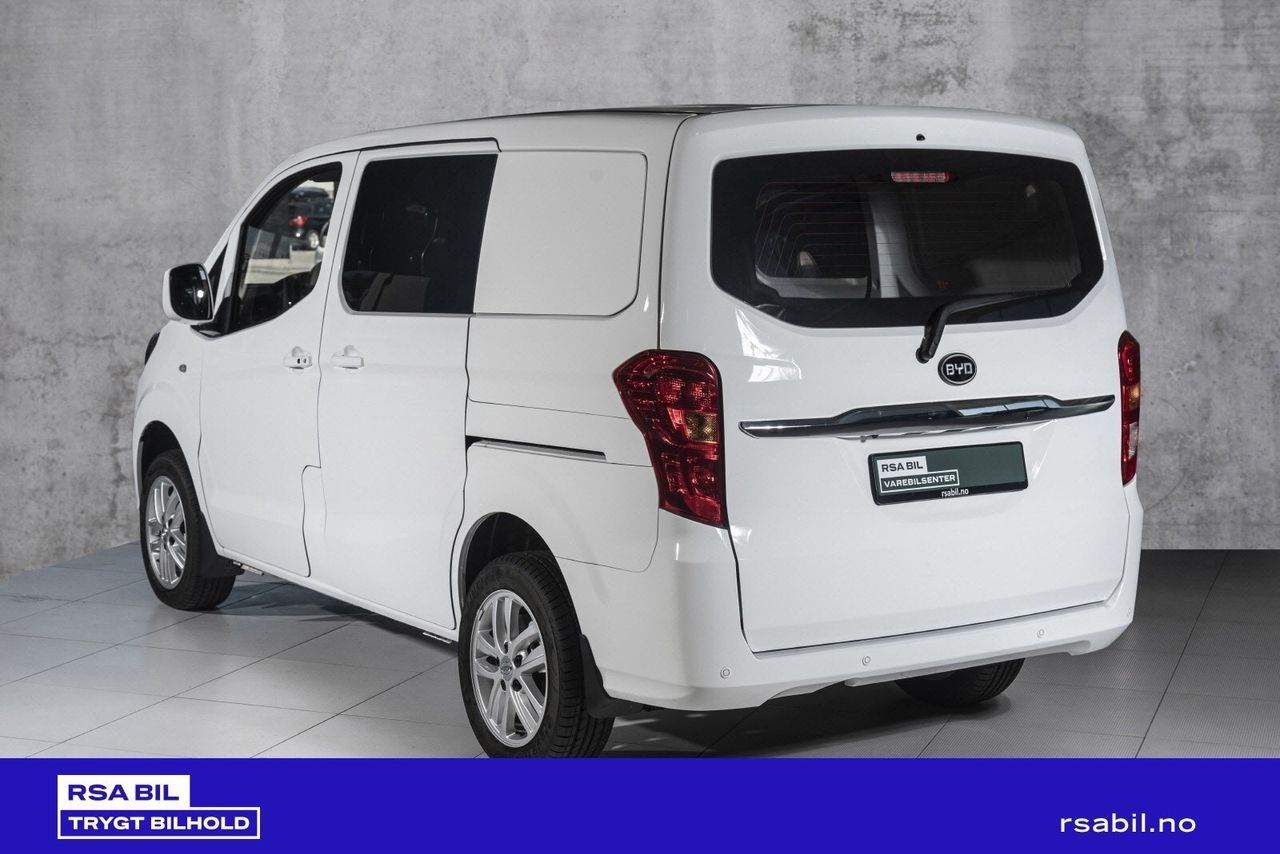 BYD T3
