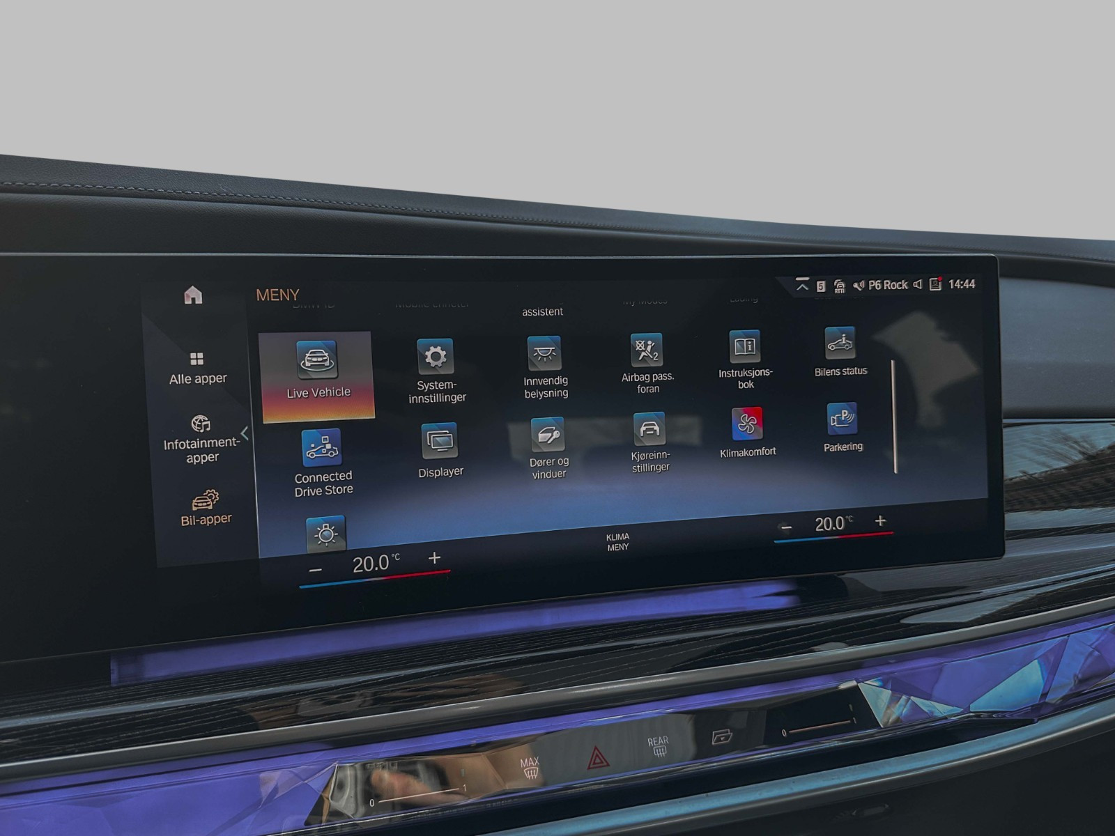 BMW i7
