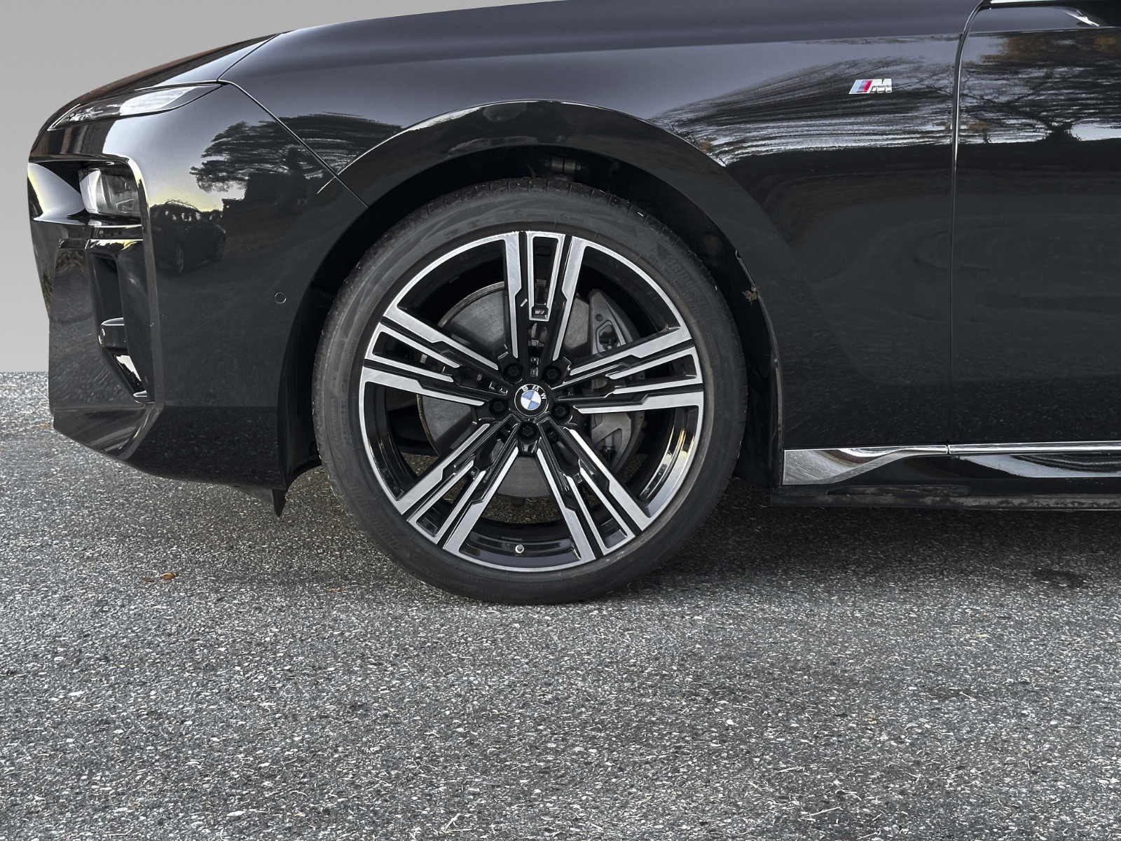BMW i7