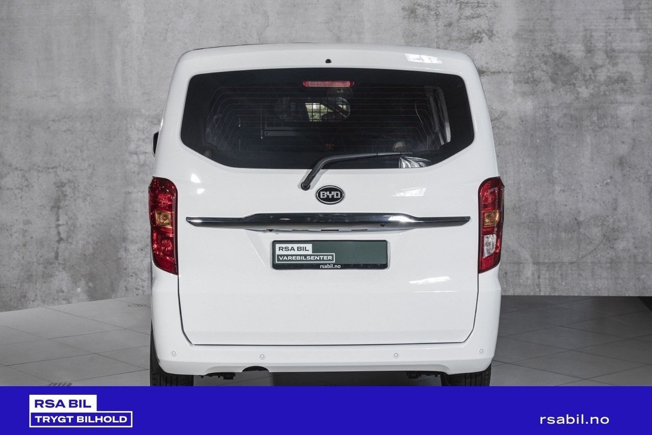 BYD T3