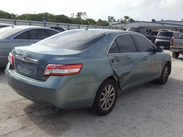 Toyota Camry Base 2010
