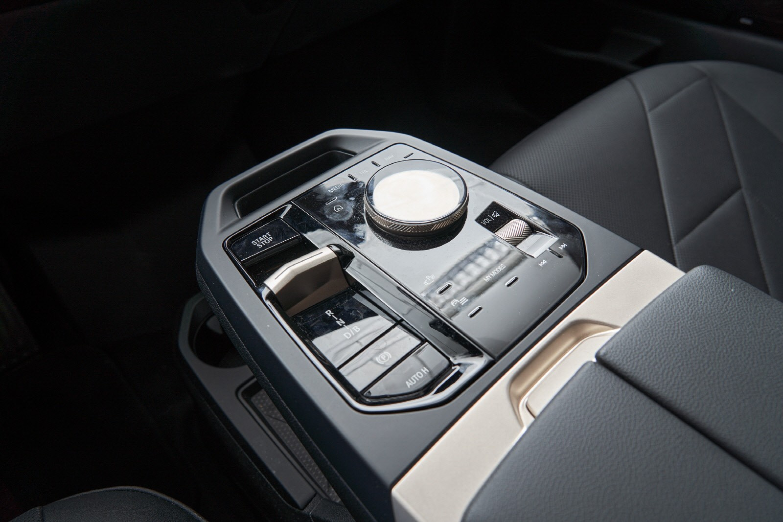BMW iX xDrive 40