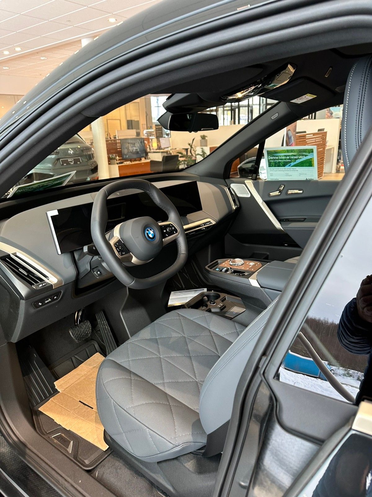BMW iX M60