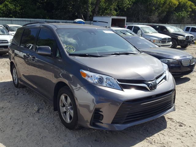 Toyota Sienna LE 2018