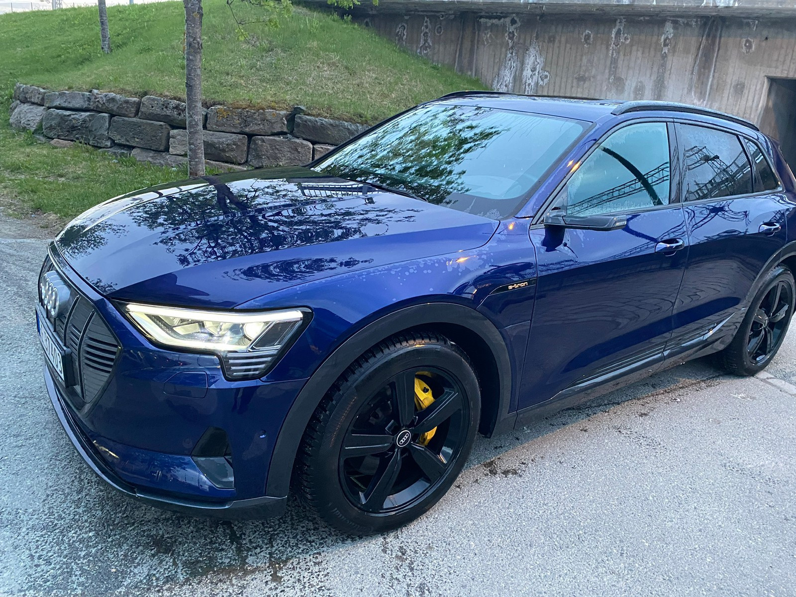 Audi e-tron